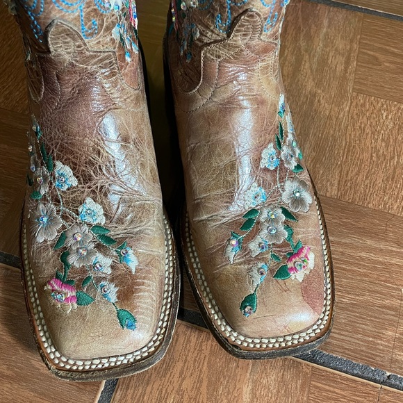Macie Bean Shoes Macie Bean Womens Rose Garden Western Boots With